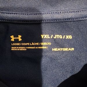 Boys Under Armour YXL 3/4 sleeve heat gear shirt.